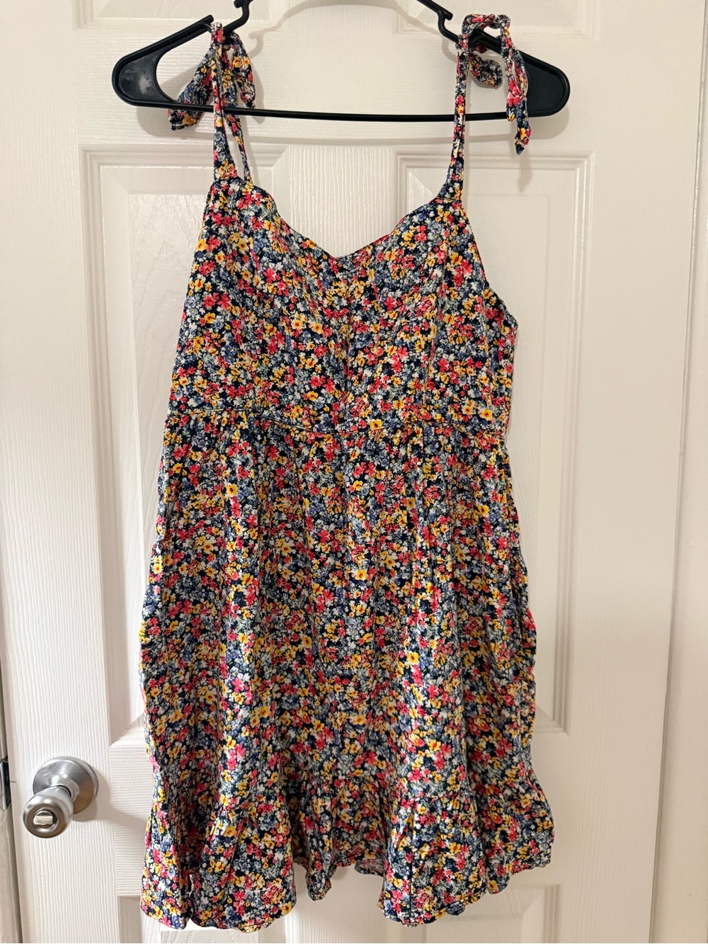Old Navy Floral Tie-Strap Sundress in Navy Multicolor